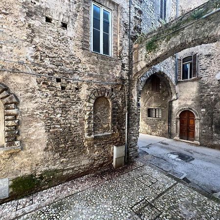 Vicoli E Arte Spoleto Leilighet Eksteriør bilde
