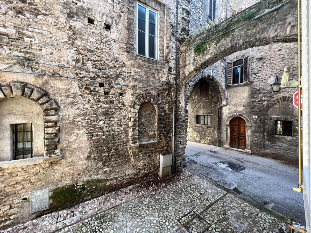 Vicoli E Arte Spoleto Leilighet Eksteriør bilde